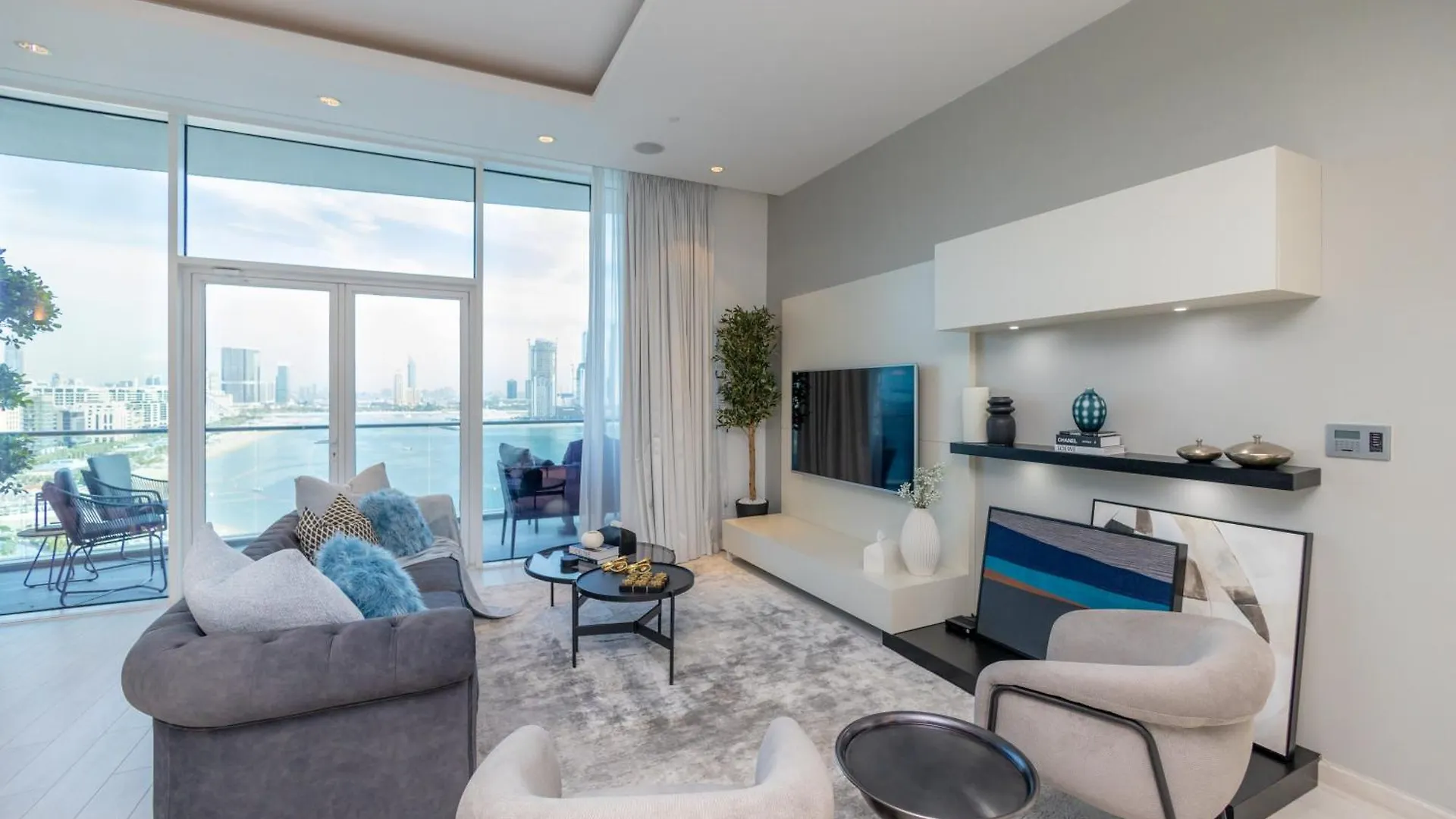 Welhome - Oceanfront Elegance 1Br Apt With Palm & Sea Views Dubai