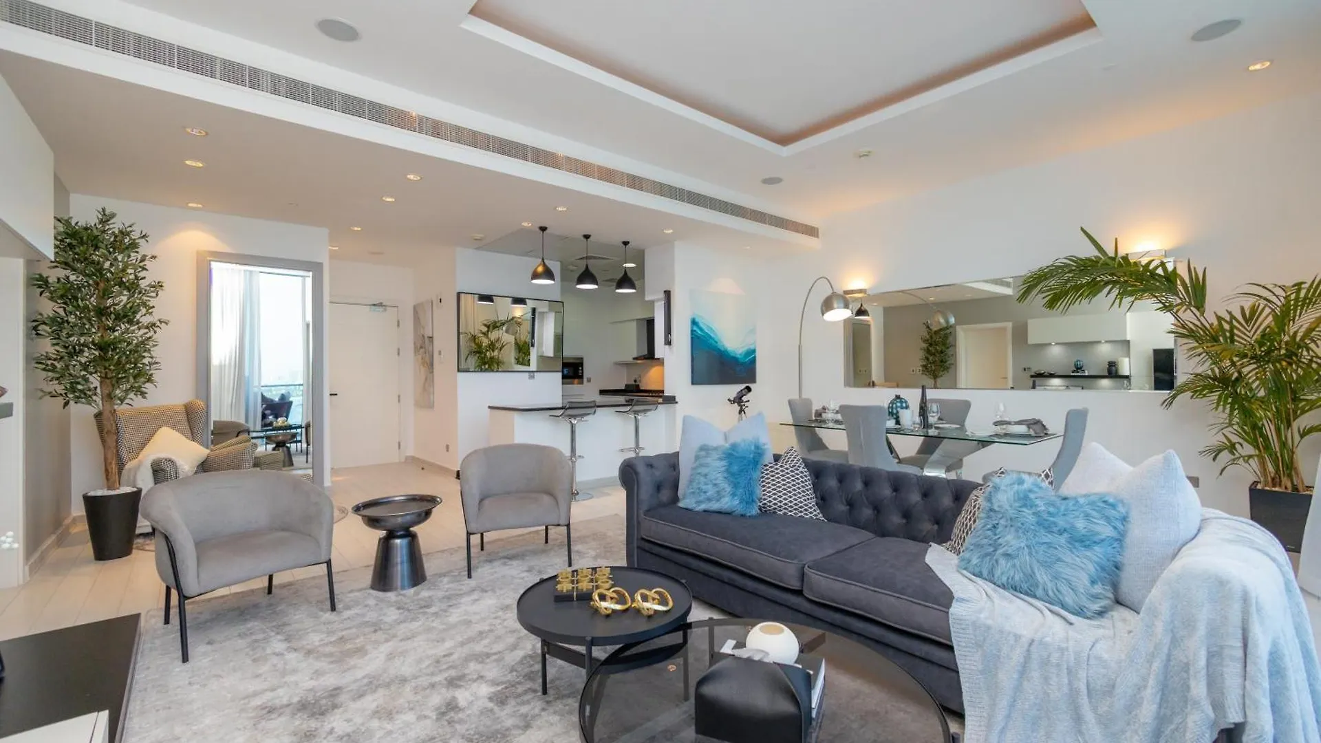 Welhome - Oceanfront Elegance 1Br Apt With Palm & Sea Views Dubai Apartment
