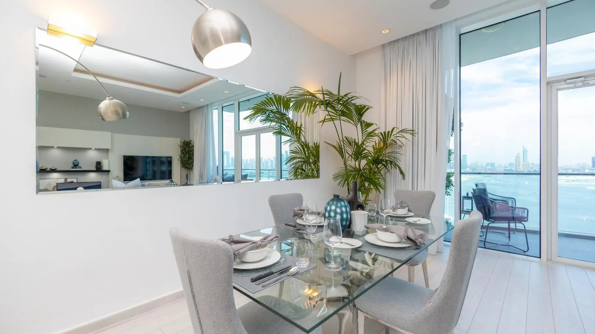 Apartment Welhome - Oceanfront Elegance 1Br Apt With Palm & Sea Views Dubai United Arab Emirates
