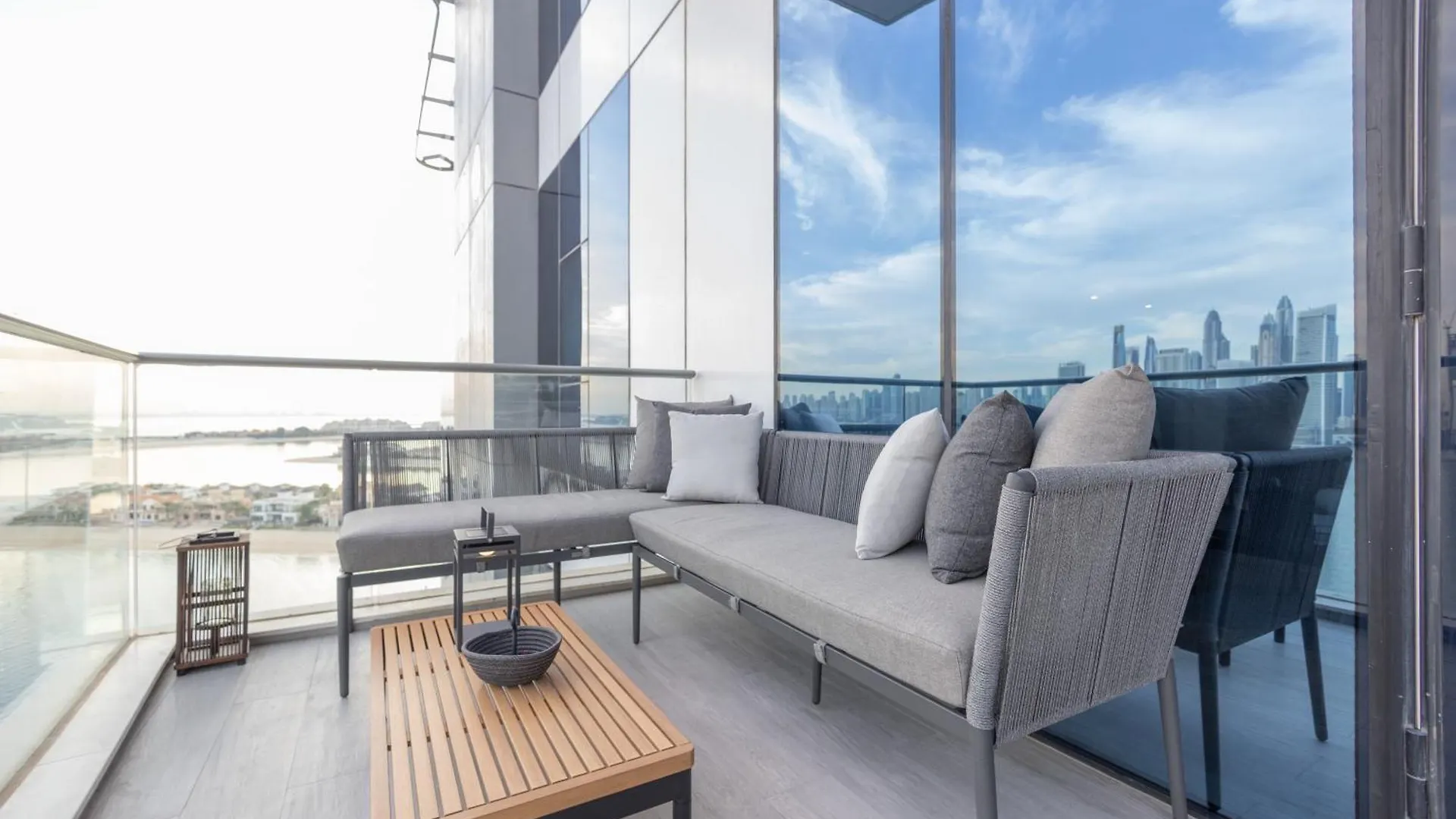 Welhome - Oceanfront Elegance 1Br Apt With Palm & Sea Views Dubai United Arab Emirates