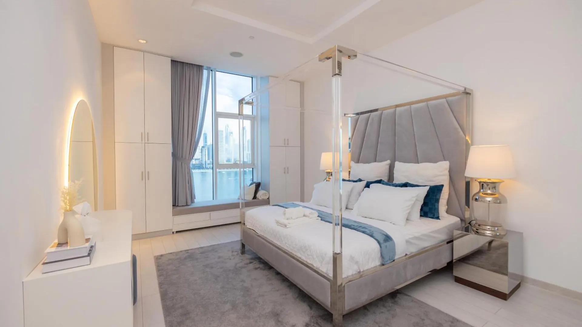 Welhome - Oceanfront Elegance 1Br Apt With Palm & Sea Views Dubai Apartment