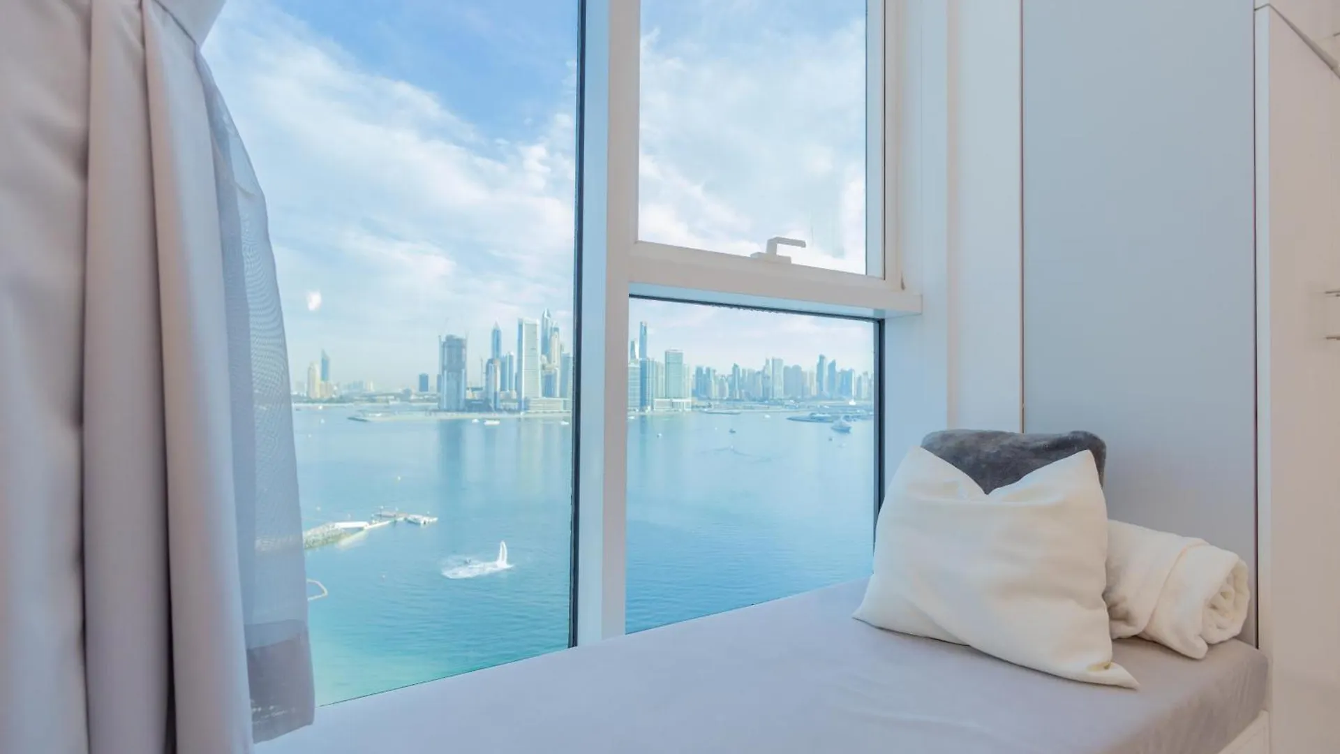 Apartment Welhome - Oceanfront Elegance 1Br Apt With Palm & Sea Views Dubai United Arab Emirates