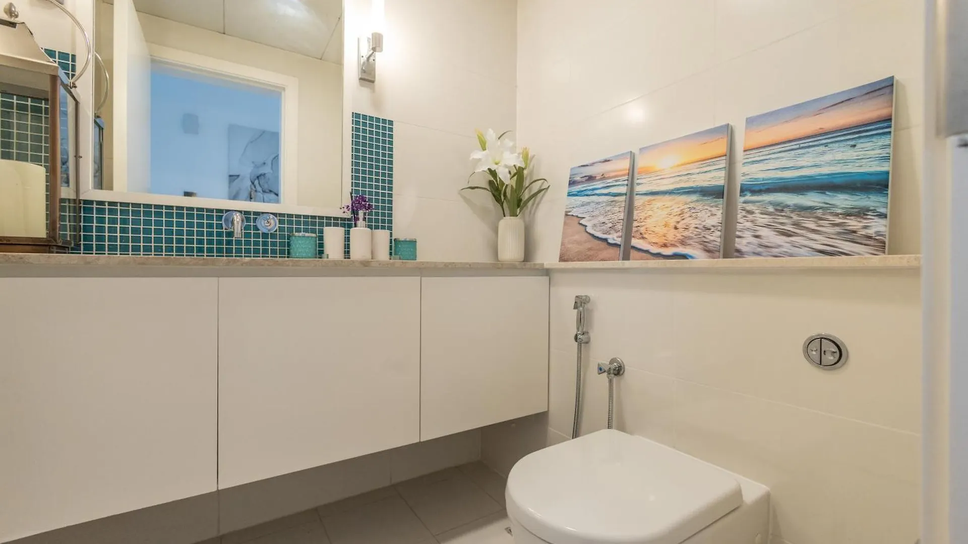 Welhome - Oceanfront Elegance 1Br Apt With Palm & Sea Views Dubai Apartment