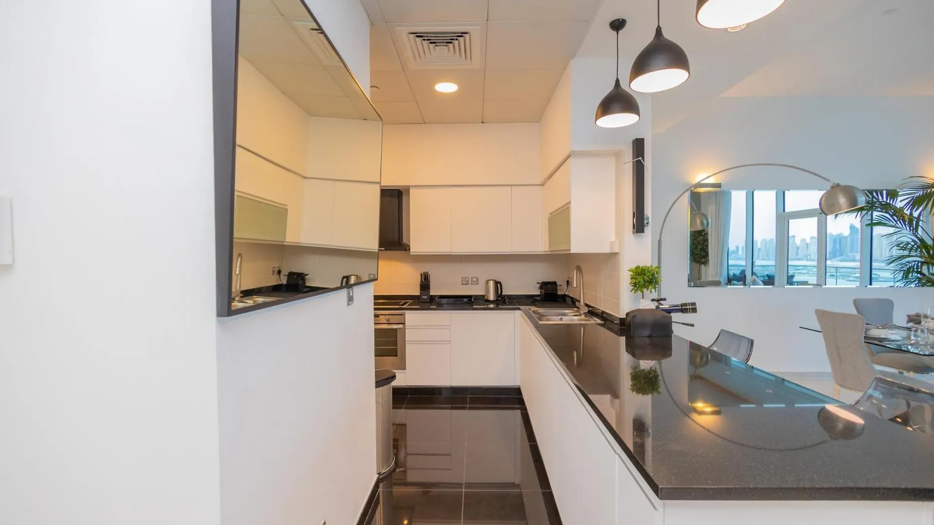 Welhome - Oceanfront Elegance 1Br Apt With Palm & Sea Views Dubai